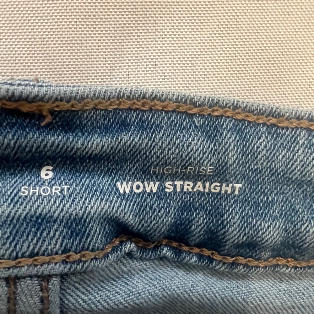 Old Navy Wow Straight High Rise Jeans Light Wash Blue Womens 6 Short Stretch - Picture 4 of 9